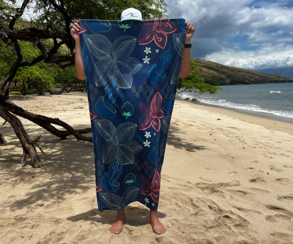Vibrant Reef Beach Towel: Luxuriously Soft, Perfect for Beach or Poolside