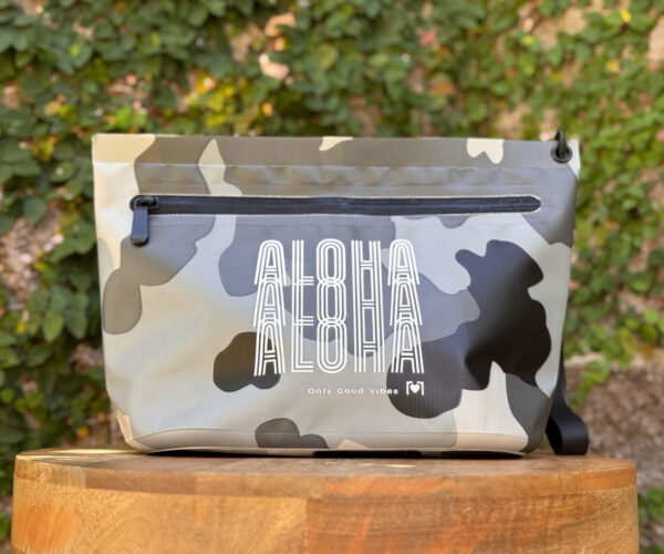 Aloha Waterproof Pouch with Splash-Proof Zipper - Camo - Image 6