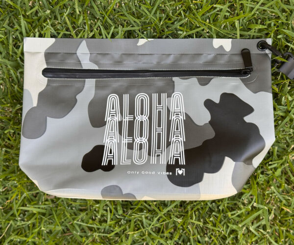 sun yearround camo pouch white aloha grass