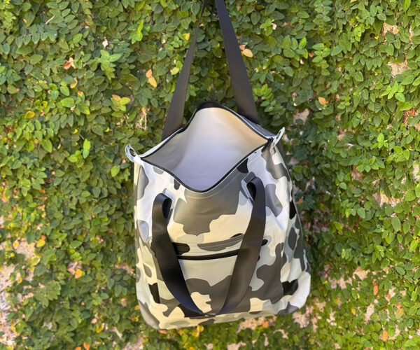 sun yearround camo tote white aloha open