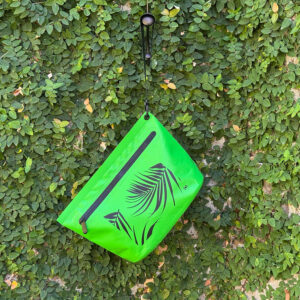 sun yearround green pouch black palm front -2