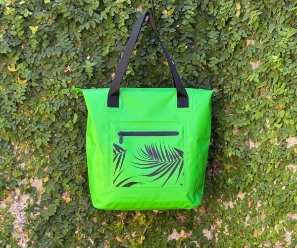 sun yearround green tote black palm front