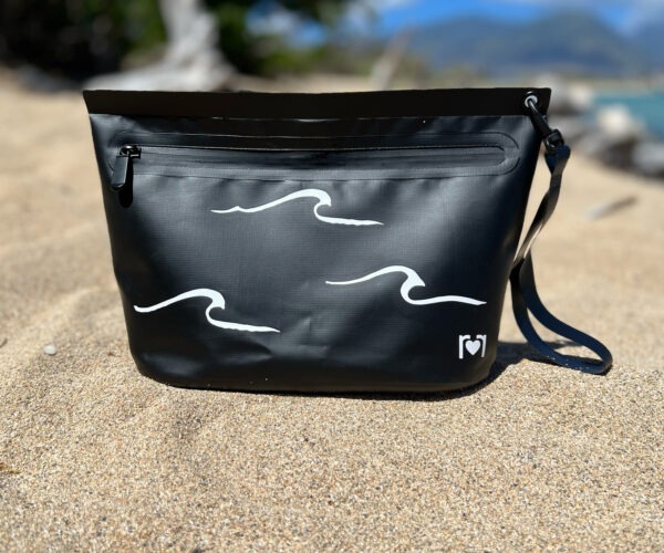 Wave Waterproof Pouch with Splash-Proof Zipper - Black