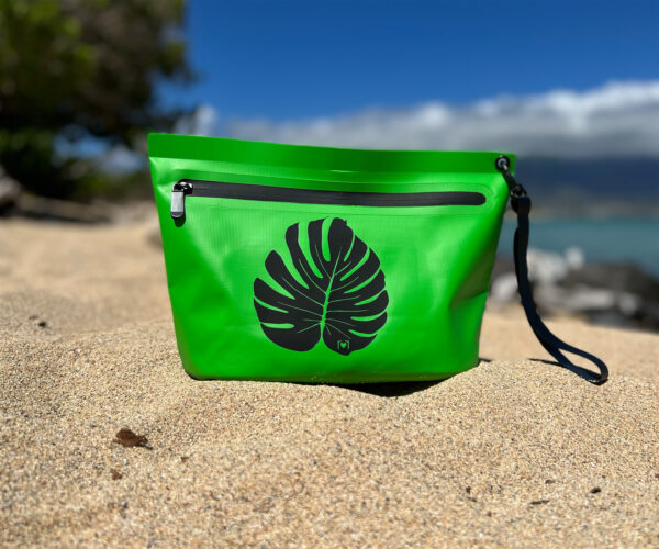 sunyearround_green_pouch_2