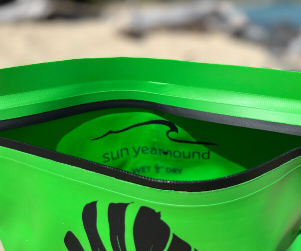 sunyearround_green_pouch_5
